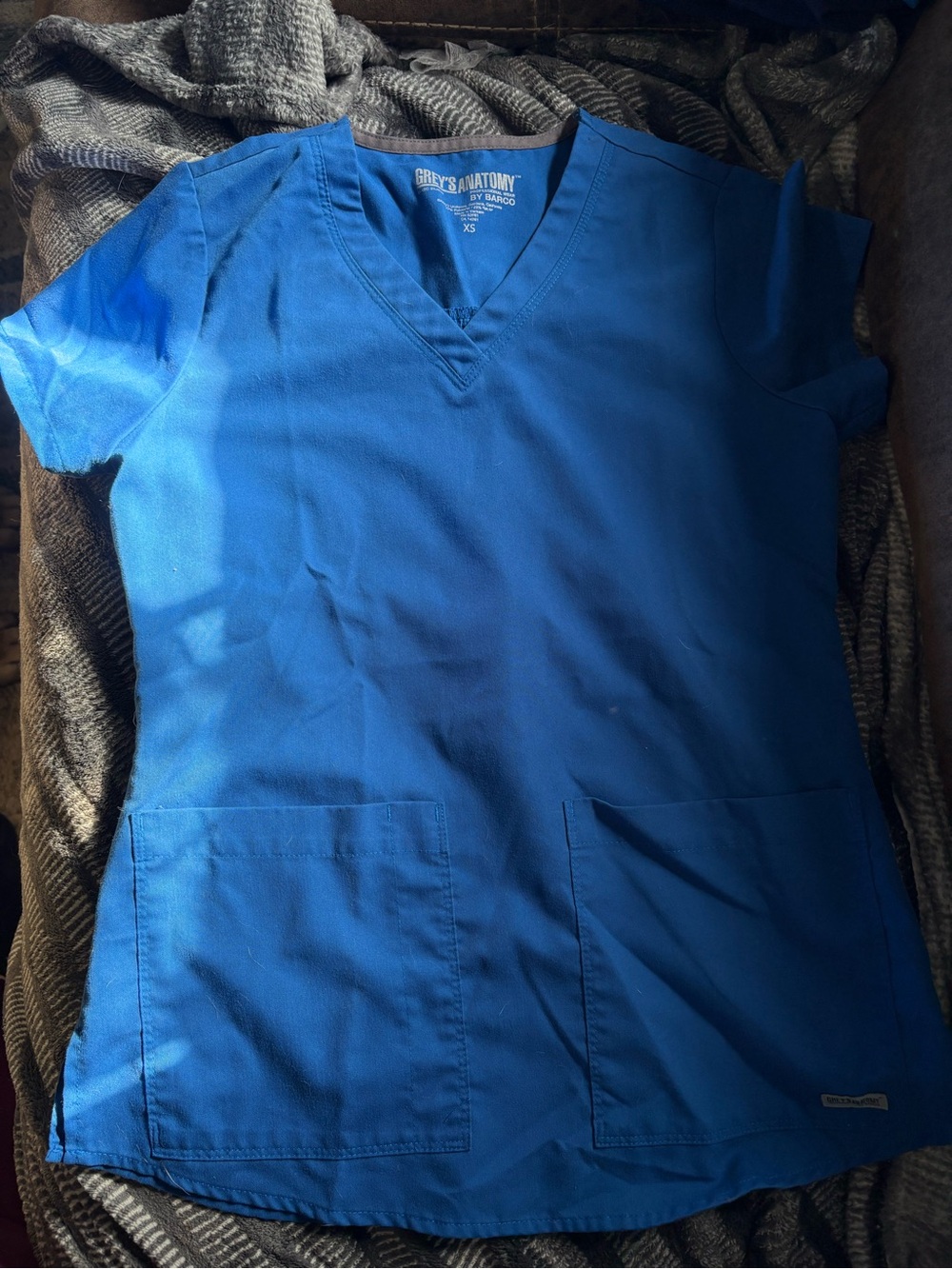 Grey’s Anatomy by Barco Blue Scrub Top XS 2 Pocket V Neck